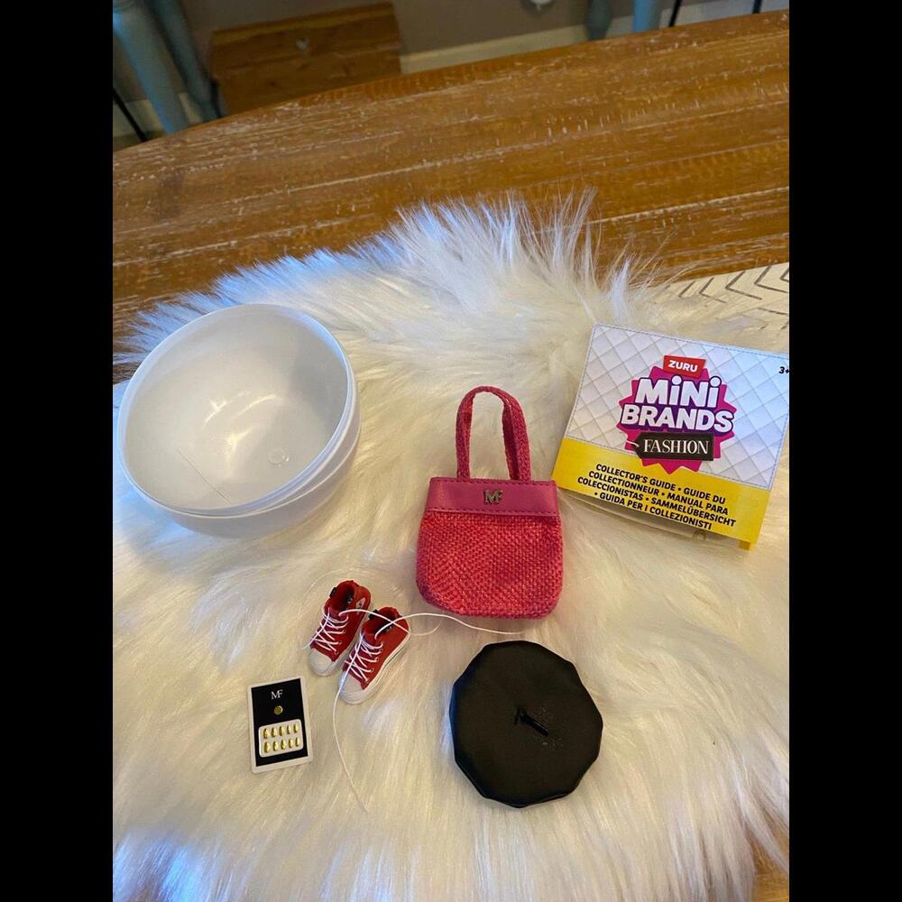 Mini Fashions Set like new!!